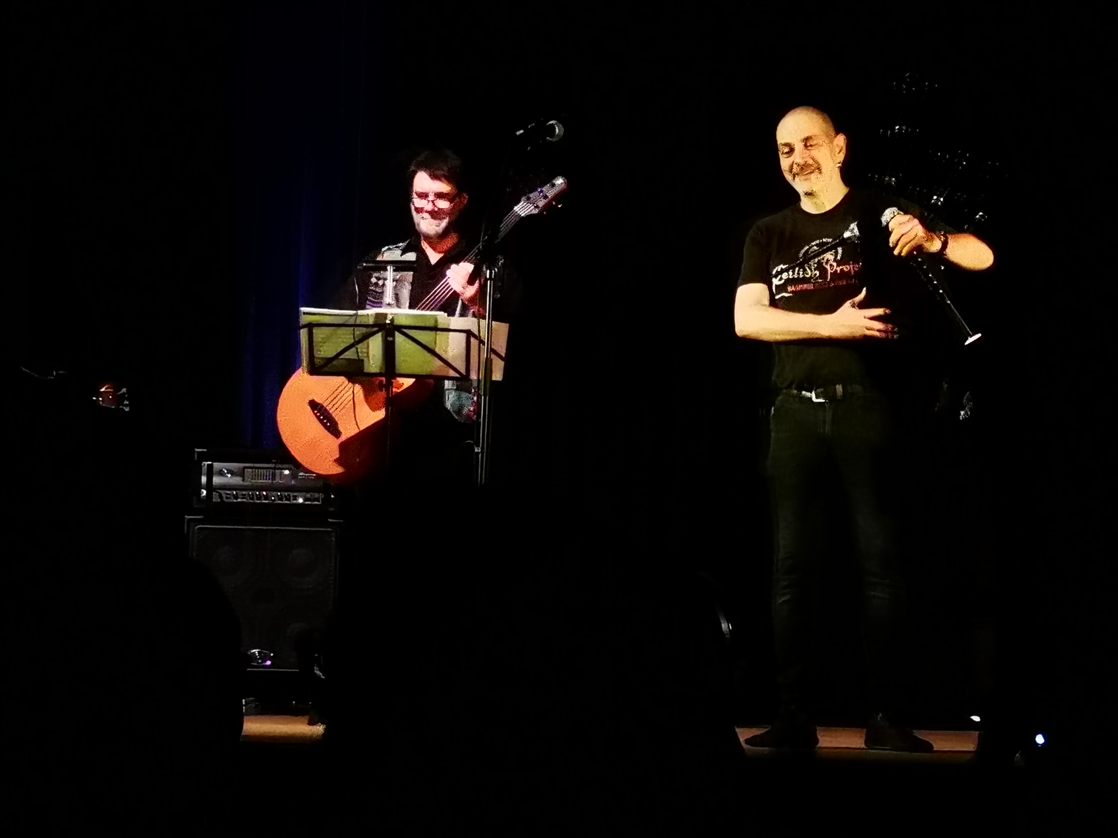 Rainer Klosinsky am Bass mit Ceilidh Project