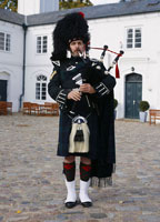 Dudelsackspieler Jörg Bernkopf solo auf Schloss Glücksburg